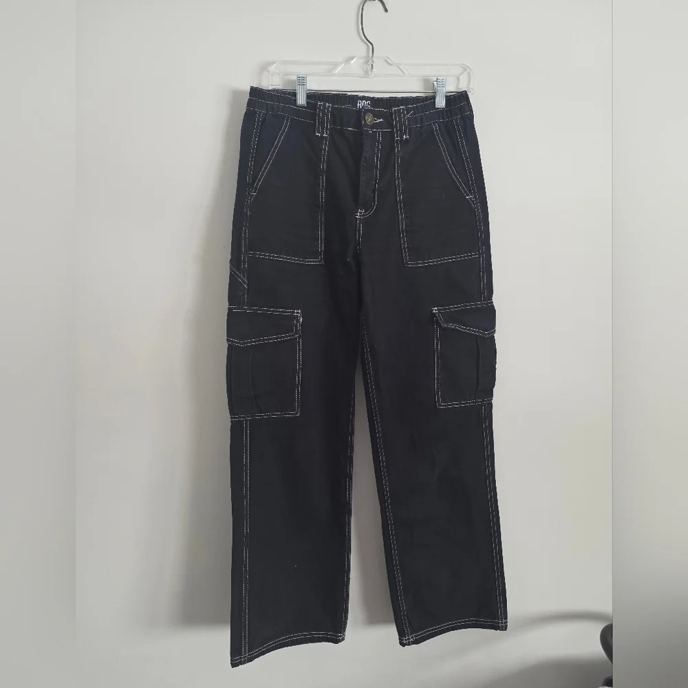 BDG | Urban Outfitters Women's Relaxed Skate Jeans Size 28 Black Cargo - Picture 2 of 7